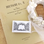 No.809 *petit*choco* 薔薇いっぱいの窓枠 スタンプ