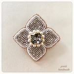 ビーズ刺繍ブローチ　Winter Flower 