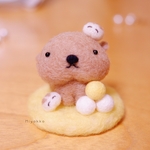 お団子とくつろぐカピバラ🎑