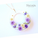 本物のお花のネックレス　レジンアクセサリ―
