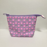 ピンクス化粧ポーチ