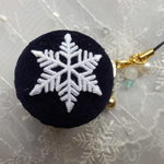 雪の結晶マカロンケース紺　小型（天然石の飾りつき）