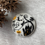 刺繍ブローチ