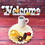パンケーキのスマホスタンド　フェイクスイーツ　スイーツ　ホットケーキ　パイ　苺　お花