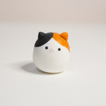 コロコロ三毛猫　（ストラップ加工できます）