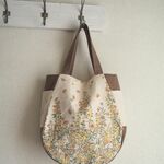 北欧風　肩掛け　U型BAG　モーメント　フラワー　ナチュラル　横ポケット♫　帆布　モカブラウン