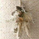 ピオニーとテールリードのスワッグ〈ホワイト〉(43cm)
