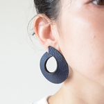 Connect【レザーピアス/イヤリング】 “Indigo”