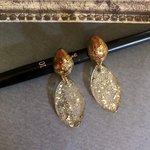 紅葉　ピアス・イヤリング（キラキラ光る葉っぱ）