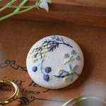 くるみボタン　刺繍ヘアゴム　ヘアアクセ　ボタニカル刺繍　花　ミモザ