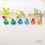 小さな香水瓶ピアス