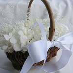 再販ナチュラル、リングピローかご。紫陽花オフホワイト。