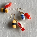 寿司のピアス/イヤリング  食品サンプル ミニチュア 秋ピアス 秋イヤリング 冬ピアス 冬イヤリング