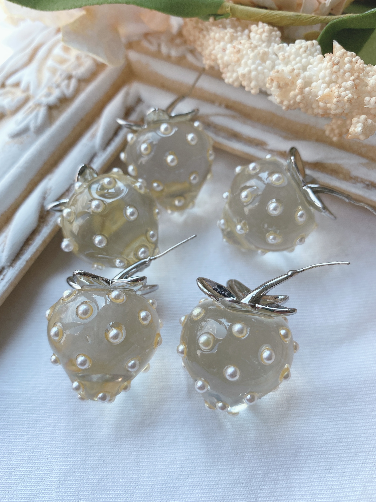 2個☆クリアいちごピアス - ハンドメイドパーツ GlitterMarket GALLERY 
