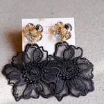 クリアフラワー×シフォンレースフラワー(ブラック)ピアス、イヤリング