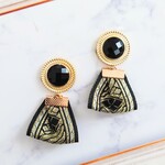 ブラック×ゴールドのリボンタッセルピアス