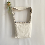 秋冬の白　大きめショルダーバッグ