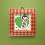 【りんご柄緑きもの】フェルトと刺繍のミニフレーム