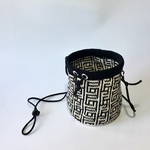 コットンニット巾着ミニショルダー サコッシュ ジオメトリック モノトーン