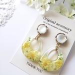 ［再］イエロー🌼レジンピアス、イヤリング