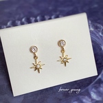 小さな揺れる星のジルコニア・スタッドピアス（樹脂、ノンホール、ネジバネ式イヤリング）送料無料