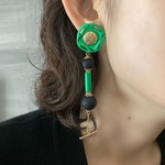 VINTAGE BUTTON GREEN PIERCE