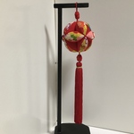 スタンド付き　七宝まりの吊るし飾り　赤