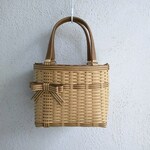 【年始感謝セール品】ダブルリボンのクラフトかごバッグ（Ｓ）クラフト＆ストライプブラウン