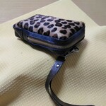 レザークラフト　ストラップ付き★プリントファーのミニポーチ、小物入れ、シガレットケース（レオパードF茶／本革）