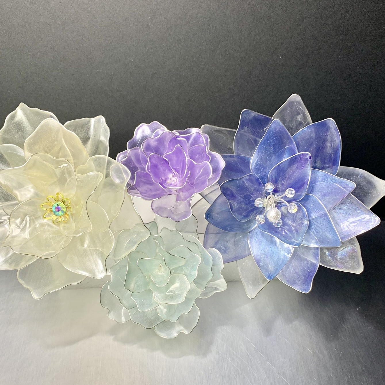 成人式⭐︎ダリア のお花畑　ブルー×ホワイト の　髪飾り　セット⭐︎ アメリカンフラワー