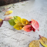 紅葉と木の実のバレッタ ：染め布花 落ち葉 2021秋新作