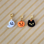 ハロウィンのミニチャーム（おばけ・かぼちゃ・黒猫）３個入