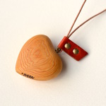 【木製】香るヒノキのペンダント：ハート