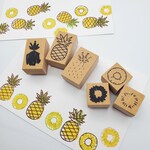 【モダンな】パイナップルのスタンプ