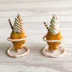 ミニチュアたい焼きソフトクリーム・チョコバニラ ・チョコスプレーバニラ