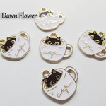 【D-0505】5pcs　カップに入った黒猫　20mm　ブラック＆ホワイト　チャーム
