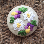 お花の刺繍ブローチ(スミレ)