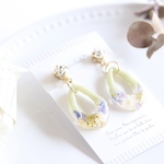 ビスタチオカラーのお花ピアス/イヤリング