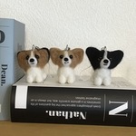 羊毛フェルトマスコットストラップ　吾輩はパピヨンである①