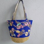 【セール品】紅型葵の柄・麻ひも底トートバッグ（ネイビーブルー＆生成色）
