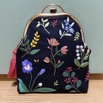 秋の気配　刺繍ポーチ・がま口