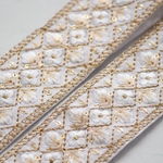 インド刺繍リボンᢂシルクリボン【ホワイト】刺繍リボン 刺繍リボン トリム ブレード ジャガードリボン チロリアンテープ レース チュールレース