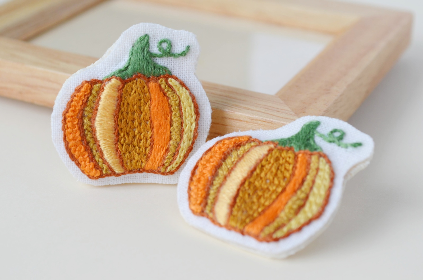 SALE 【 ブローチ 】刺繍 かぼちゃ ハロウィン - Chikuri_to