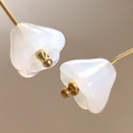 カルピスな、ベルフラワー。15個set8×6㎜トランスルーセントホワイト　チェコビーズ　ベル　フラワー　花　半透過