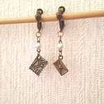 《♡8000記念300円均一SALE》オフィスにも最適♡切手と手紙✴︎パールを添えて。【イヤリングorピアス】