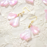 ＊ひらひら＊桜花びらピアス・イヤリング*お着物や成人式に*