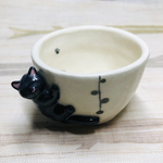 ネズミを捕まえたはいいけどどうしていいか分からない黒ねっこぐい呑