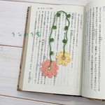 二輪のお花しおり（クリーム・ピンク）