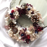 木の実のホワイト紫陽花リース♡ クリスマスリース 秋冬インテリア　プリザーブドフラワーリース   ドライフラワーリース  玄関 プレゼント ドアリース   