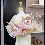 プリザーブドフラワーとドライフラワーの花束